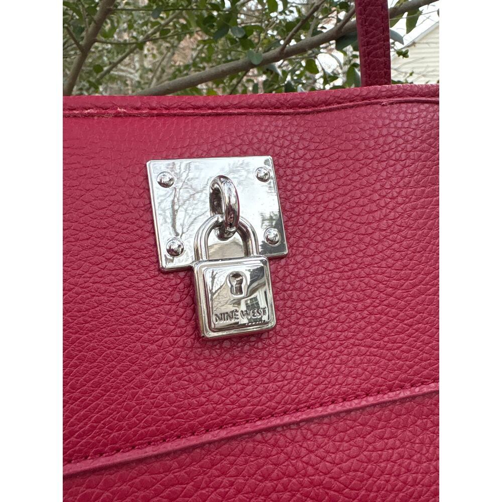 Nine West Cherry Red Leather Shoulder Purse Tote With Lock EUC​ - Picture 3 of 9